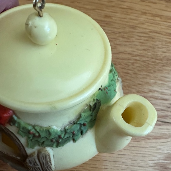 Hallmark 1980 A Spot of Christmas Cheer Teapot Ornament - Picture 12 of 13